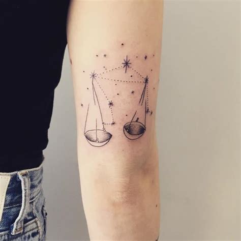 Tatuajes de signo libra para hombre